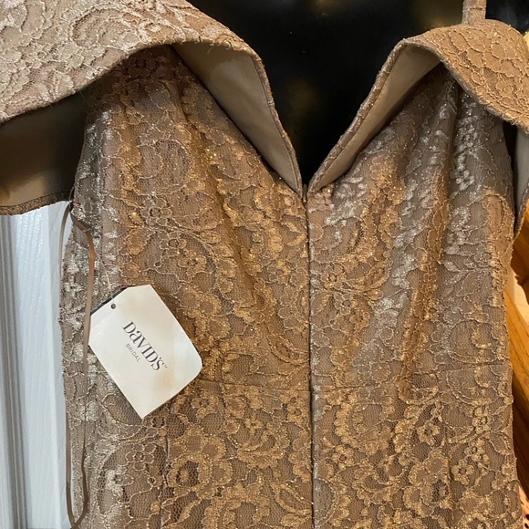 Women’s formal gown, gold, size 14W - Picture 2 of 7